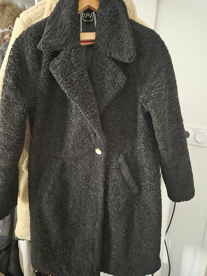 Manteau noir bouclette 