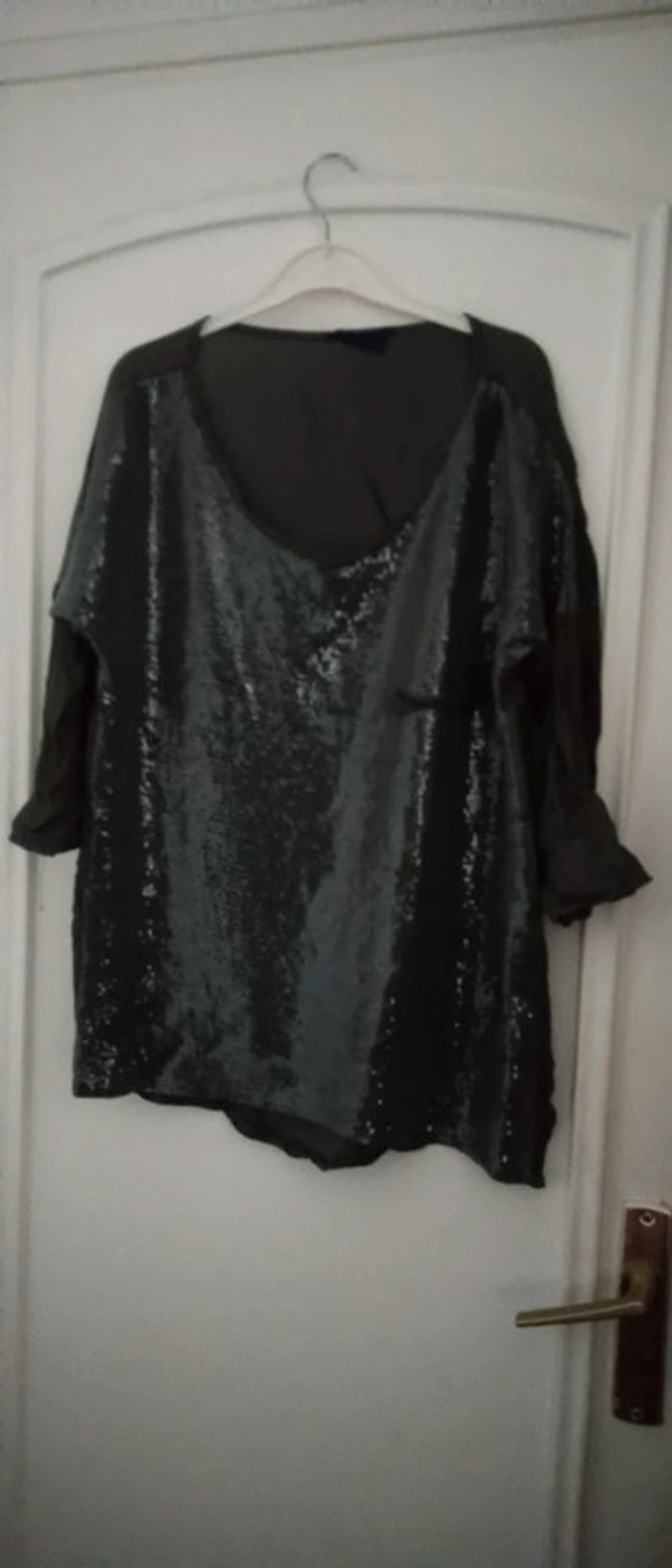 Haut bi matière soie et sequins  femme taille unique