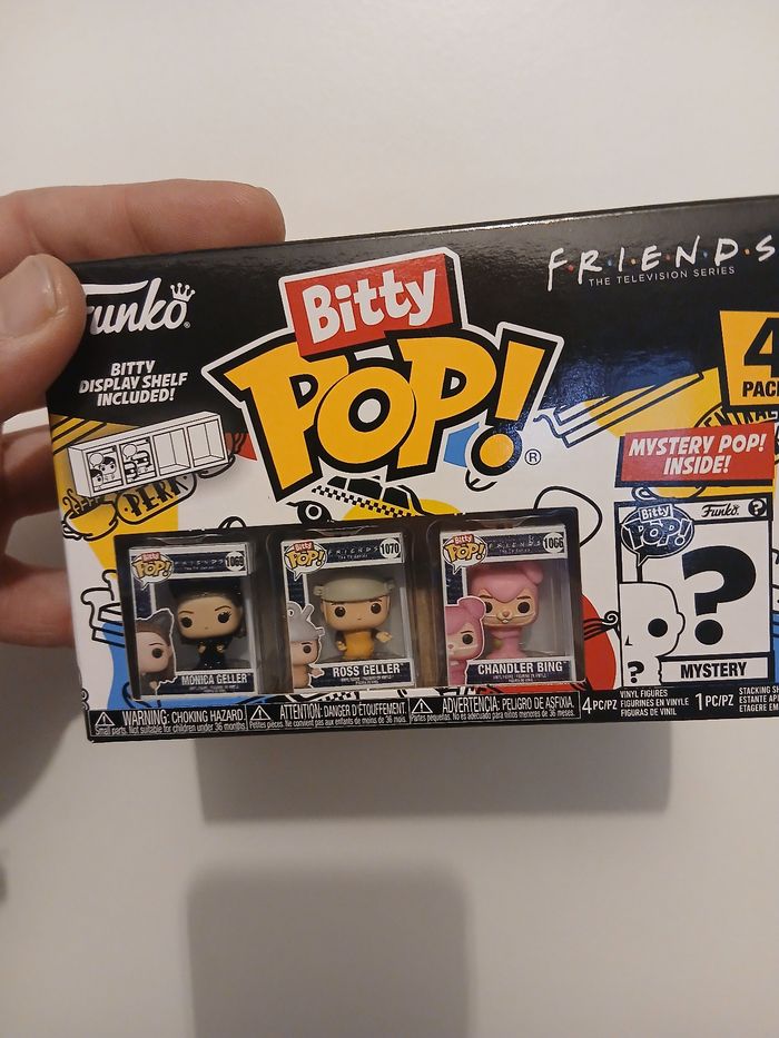 Bitty pop friends