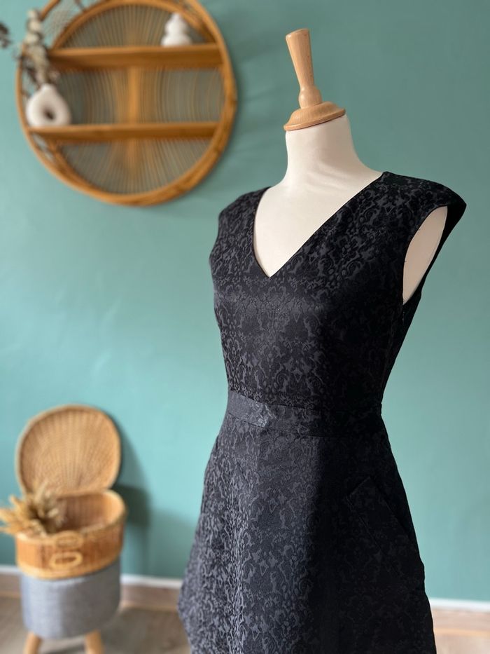 Petite Robe 🖤 noire Zara - Taille S - photo numéro 2