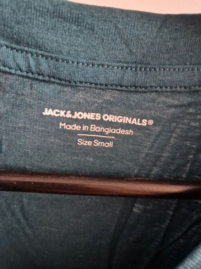 Tee shirt neuf - photo numéro 2