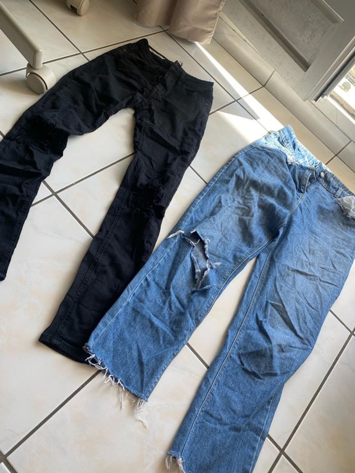 De deux jeans déchirés, taille 34