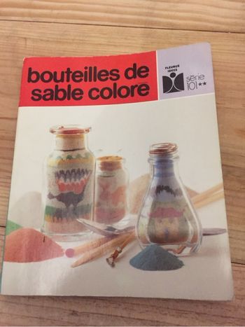 Bouteille de sable coloré