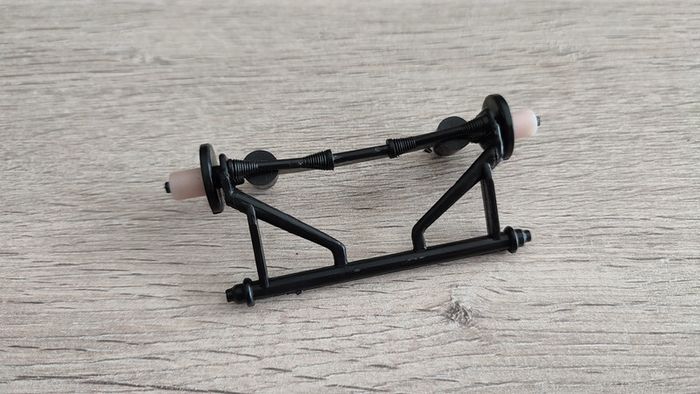 Axe arrière pièce détachée miniature 1/18 Porsche 911 speedster 1989 Maisto #B44 - photo numéro 2