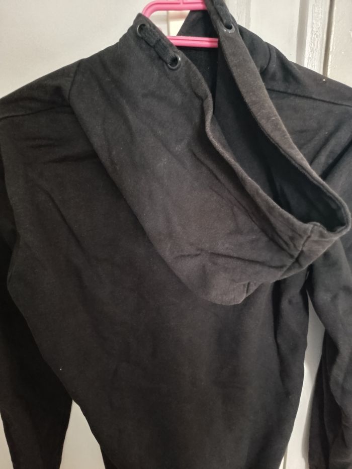 sweat - photo numéro 3