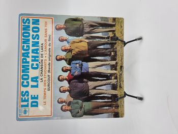 Vinyle 45 tours Les Compagnons de la Chanson (La Chanson de Lara / Le Temps des Étudiants…)