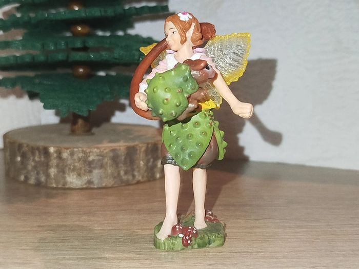 Schleich Bayala Figurine elfe et son petit écureuil