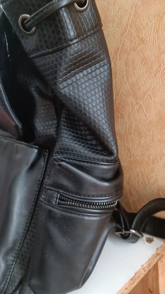 Sac a dos noir - photo numéro 4