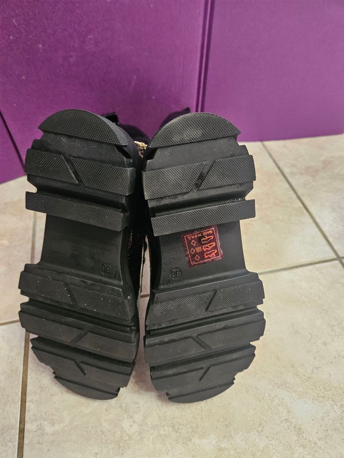 Bottes vernis 36 - photo numéro 4