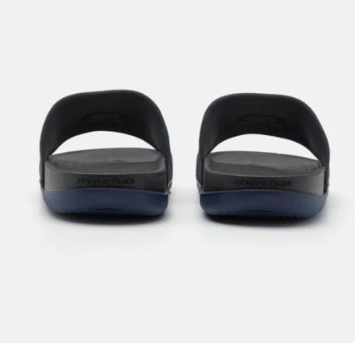 Sandales de bain PSG Nike taille 38 - photo numéro 5