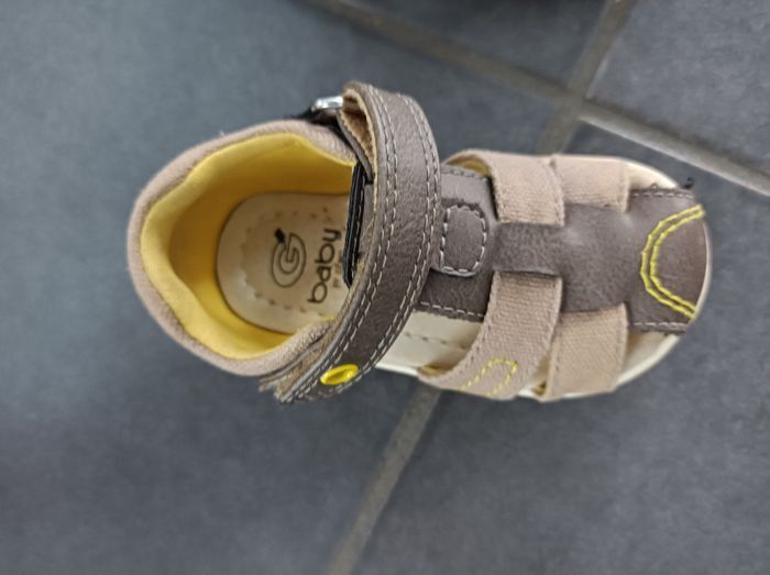 Sandales Gémo baby pointure 20 - photo numéro 2