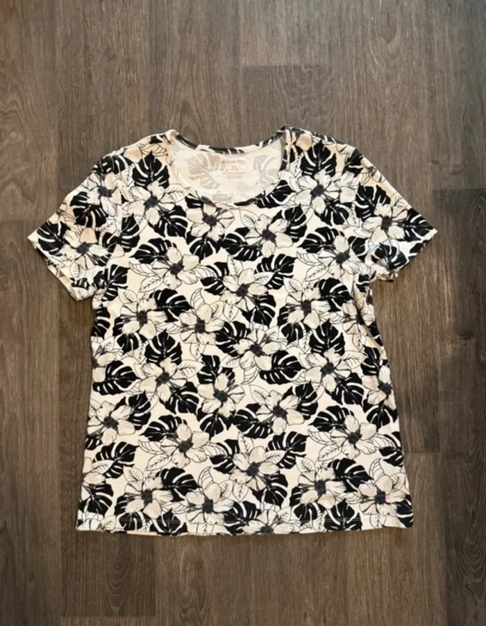 Women’s Floral Tee