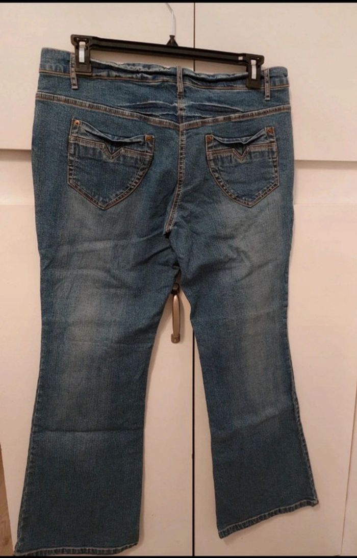 Jean bleu - photo numéro 2