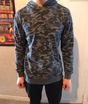 Sweat à capuche Marque LH neuf sans étiquette taille S