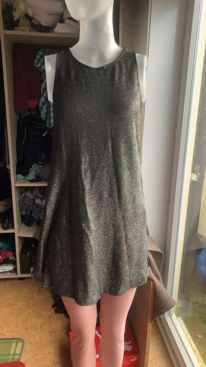 Jolie robe noire scintillante