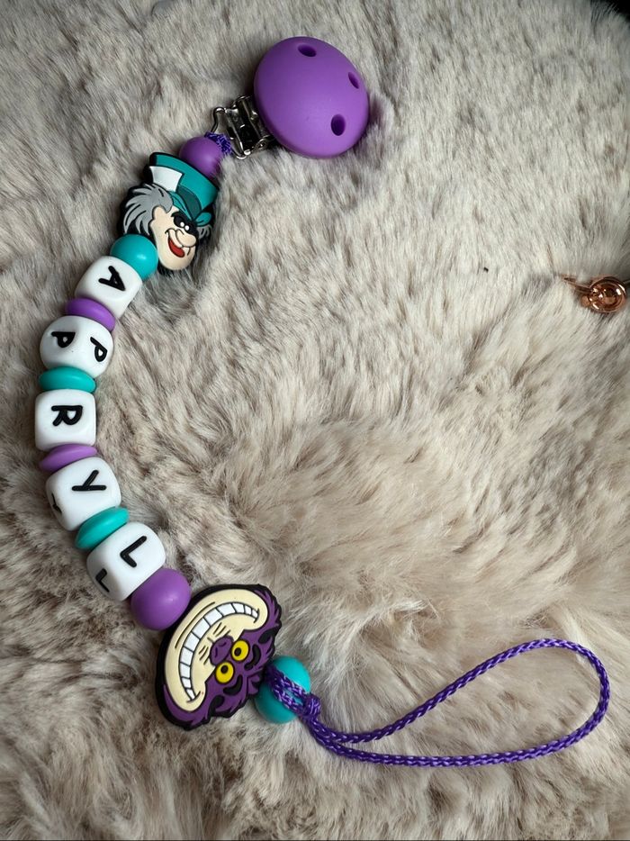 Attache tétine Alice aux pays des merveilles