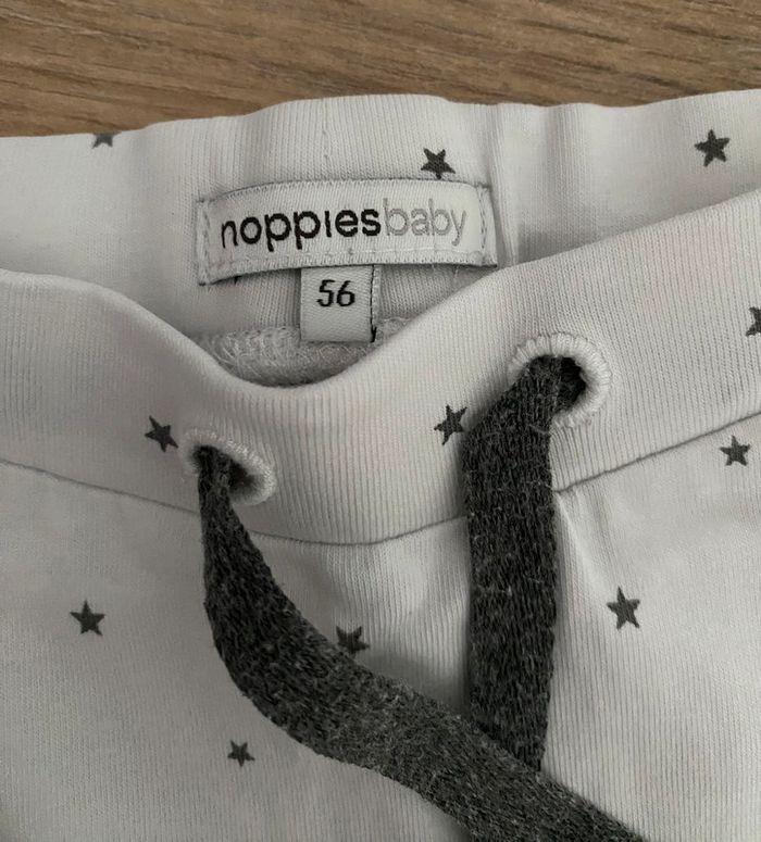 Lot 2 pantalons 1 mois - photo numéro 3
