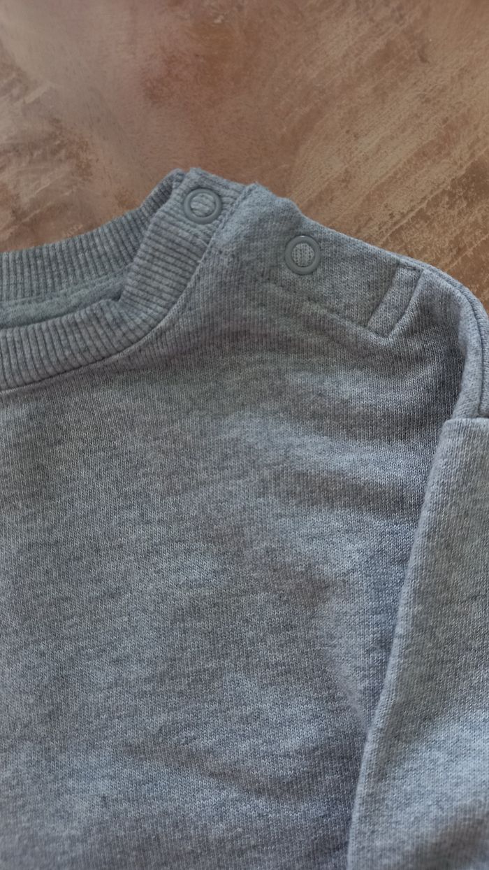 Sweat 3 mois - photo numéro 2