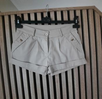 Short beige T 40