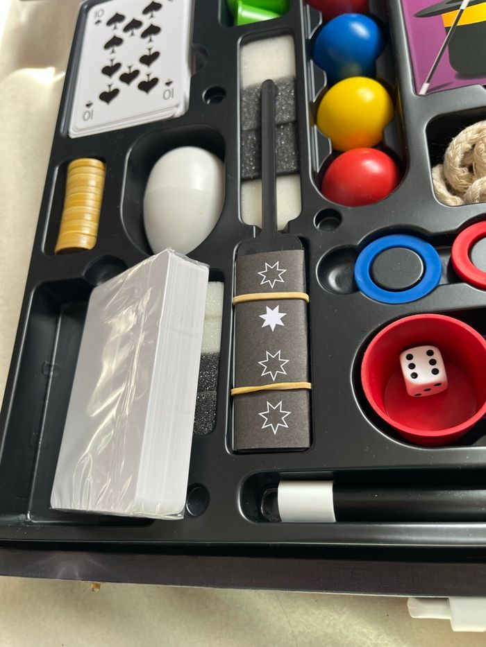 Valise de magicien 300 tours magie et cartes - photo numéro 3