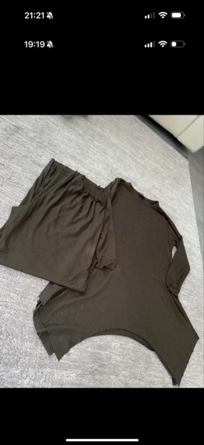 Ensemble femme taille 42 très bonne etat - photo numéro 2
