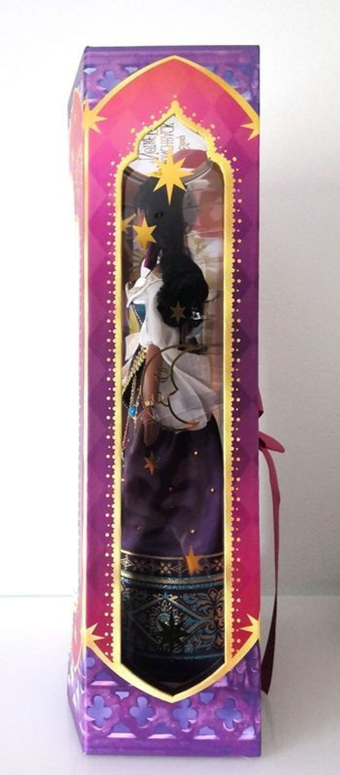 Poupée édition limitée Esmeralda  Disney NEUVE - photo numéro 8
