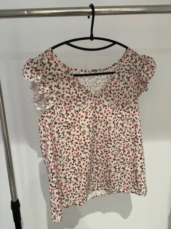 Blouse manche courte beige à fleurs