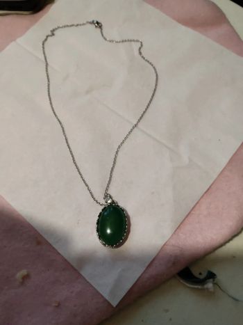 Pendentif avec chaîne