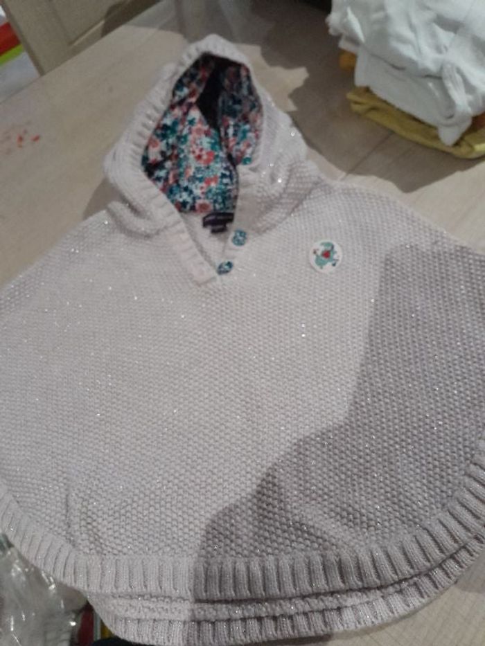 Poncho 9-12 MOIS