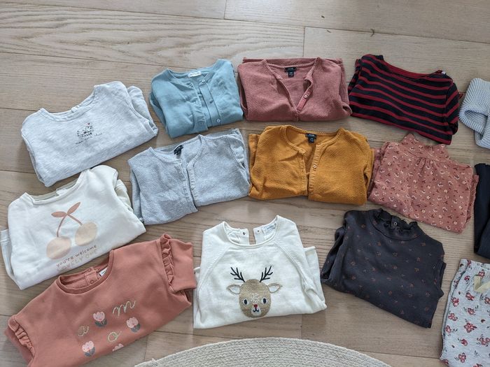 Gros lot de vêtements fille 24 -36 mois - photo numéro 2