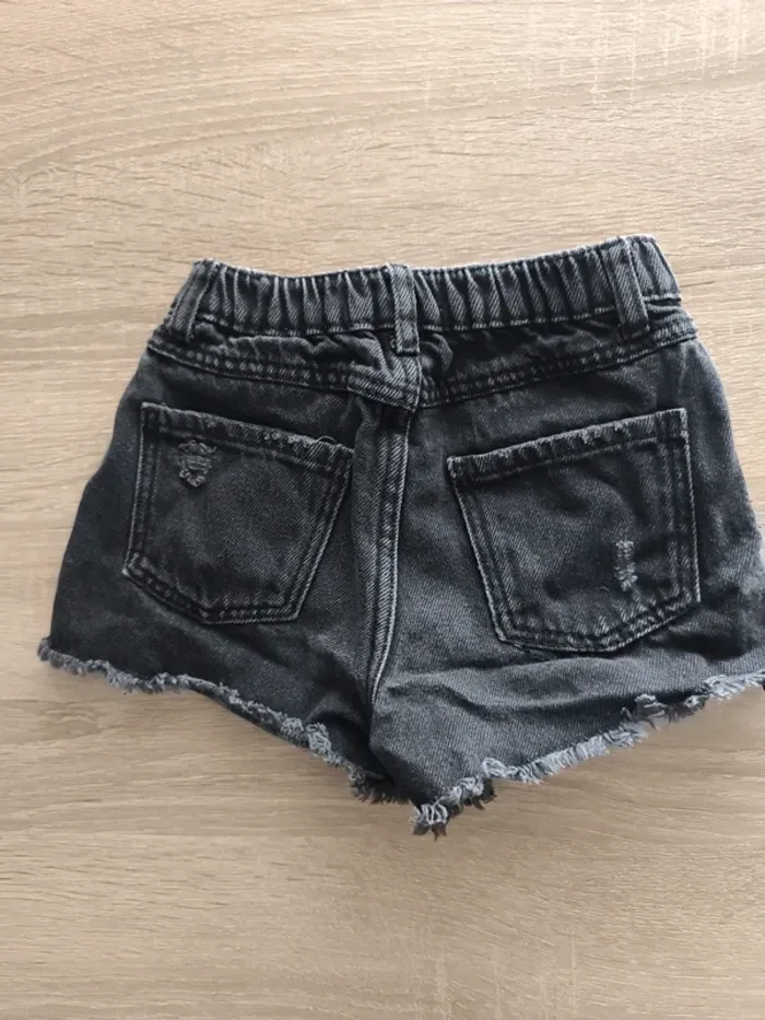 Short Zara 3-4 ans - photo numéro 3