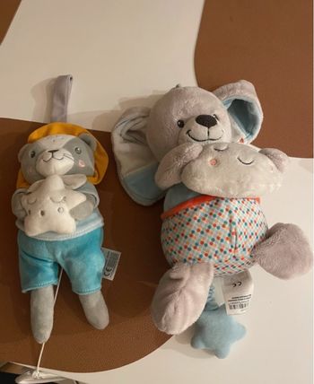 Lot de 2 peluches musicales