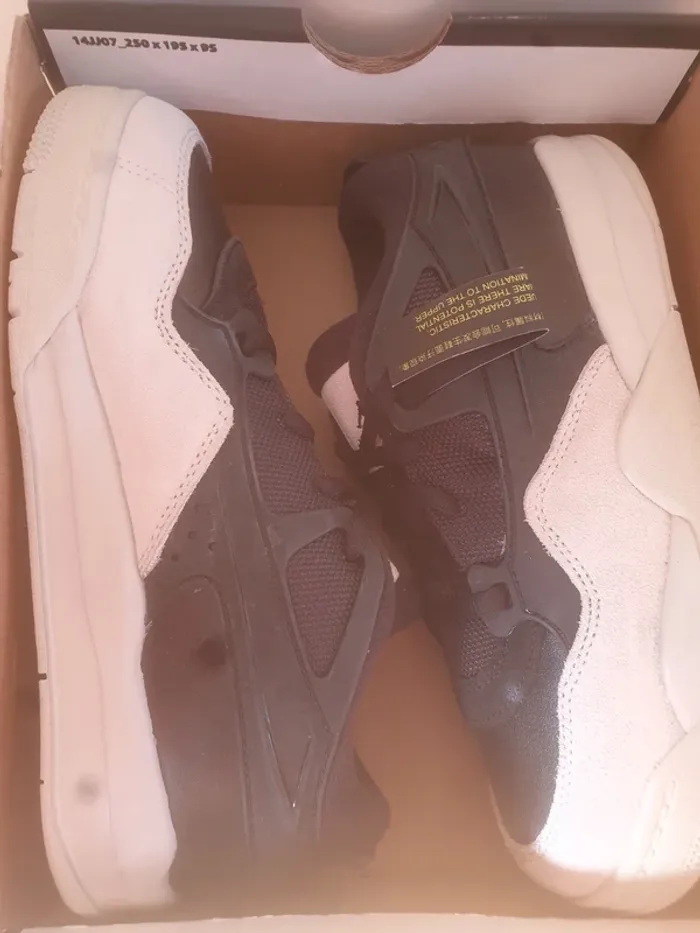 Nike Jordan 4 (35) - photo numéro 10