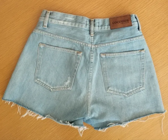 Short en jean bleu clair taille S - photo numéro 2