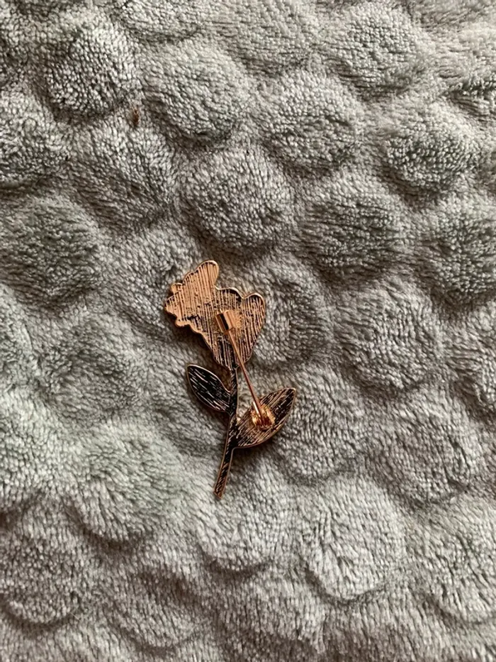Broche fleurs et papillon 5 cm - photo numéro 2