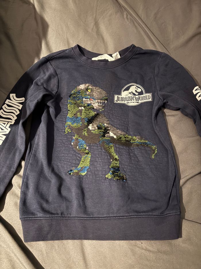 Sweat col rond bleu marine dinosaure sequins H&M 6-8 ans 128 cm - photo numéro 2