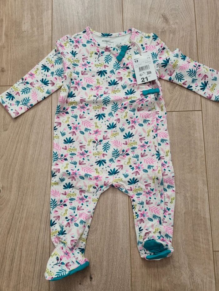 5 pyjamas 1 pièce 12 mois - photo numéro 11