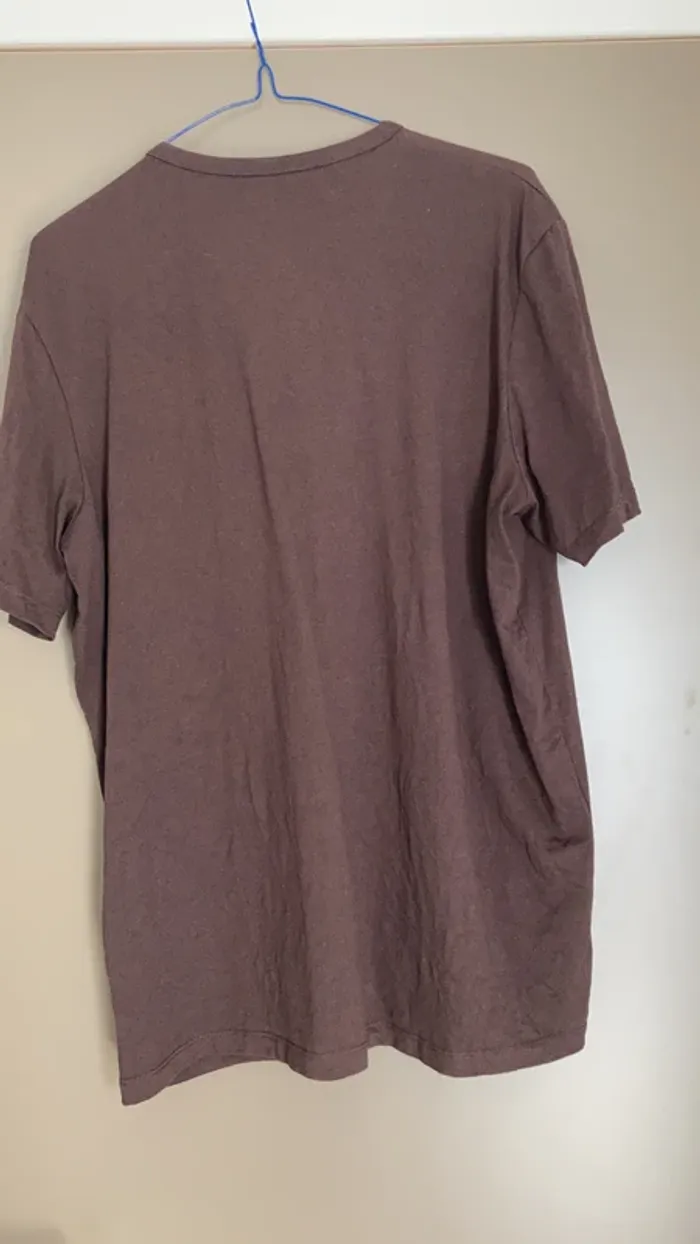 t-shirt homme marron col ouvert brodure recto L Celio - photo numéro 3