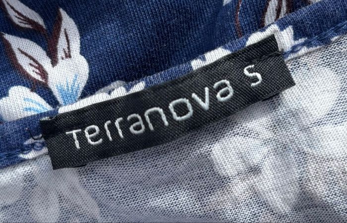 🌸 Top court fleuri Terranova – Taille 36 - photo numéro 5