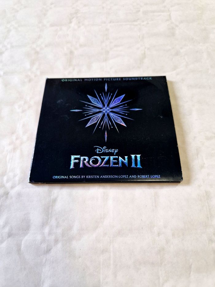 Album cd collector  , Disney  , Frozen II / la reine des neiges - photo numéro 2