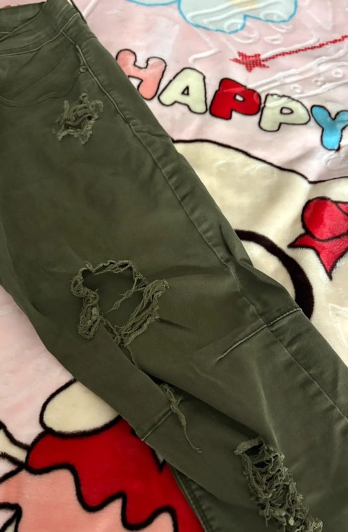 Jeans troué vert - photo numéro 10