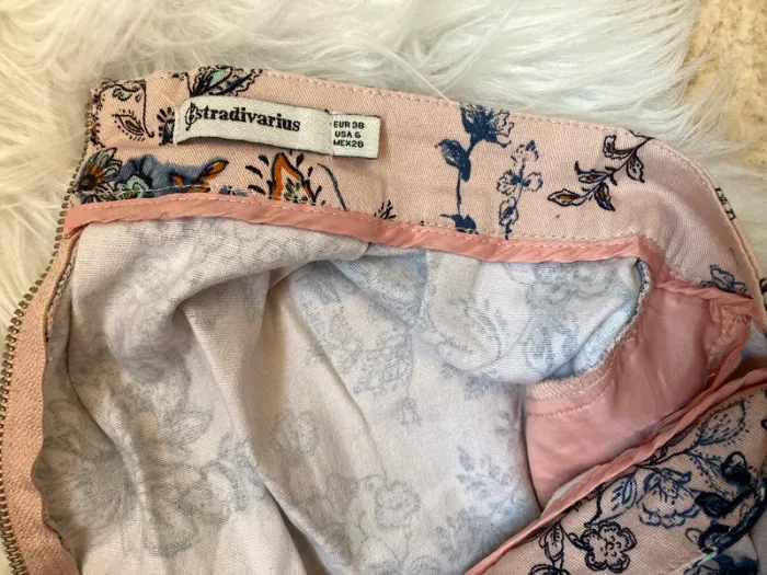 jupe Stradivarius – Look Bohème motifs fleuris rose pale et marine taille 36/S - photo numéro 3