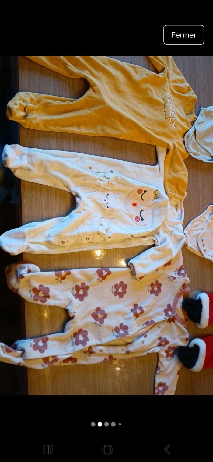 Bodies + pyjamas - photo numéro 2