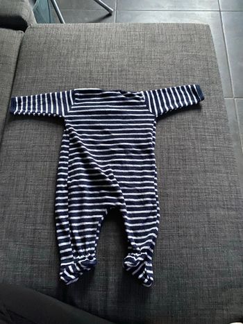 Pyjama à rayures blanc et bleu