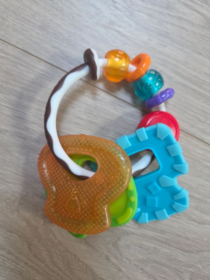 Lot jouets a mordre - photo numéro 3