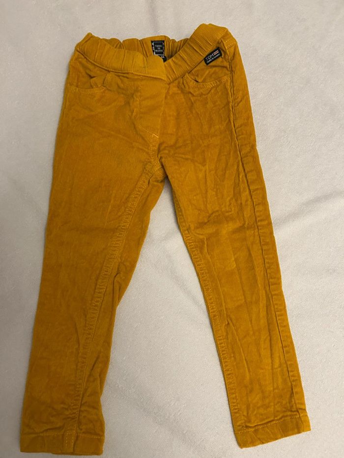 Pantalon velours moutarde 4ans