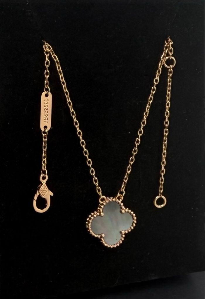 Collier trèfle nacre grise plaqué or rose - photo numéro 2