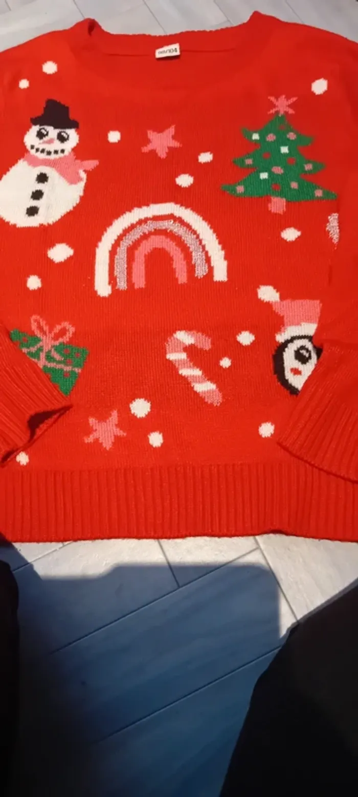 Très beau petit pull de noel fille ou garçon 3/4 ans en très bon état - photo numéro 2