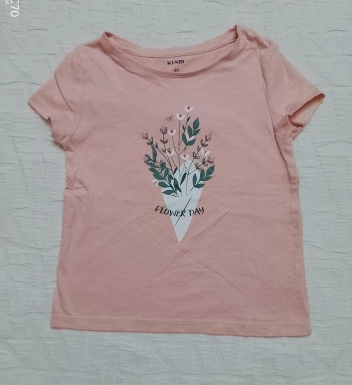 Kiabi haut t shirt manches courtes fleurs