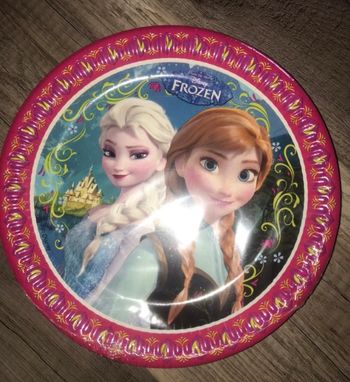 Lot de 8 assiettes en cartons la reine des neiges neuve